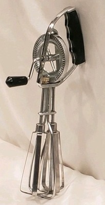 Vintage Mid-Century Modern 1950s Hand Egg Beater Mixer