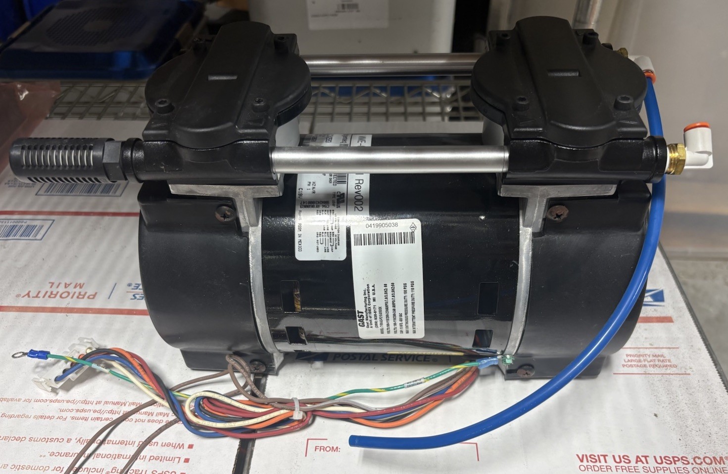 Gast 71R642-P210-D505X Twin Rocking Piston Air Compressor Vacuum Pump 3/4HP