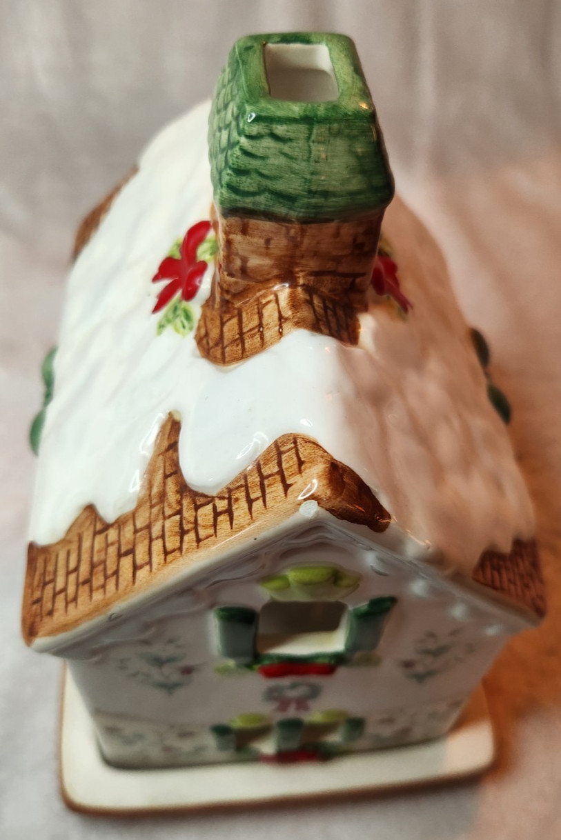 Pfaltzgraff "Winterberry Christmas House" tea light candle holder 