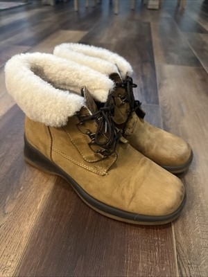 La Canadienne 16446 Brown Suede  Genuine Shearling WP Winter Boot Sz 8.5M