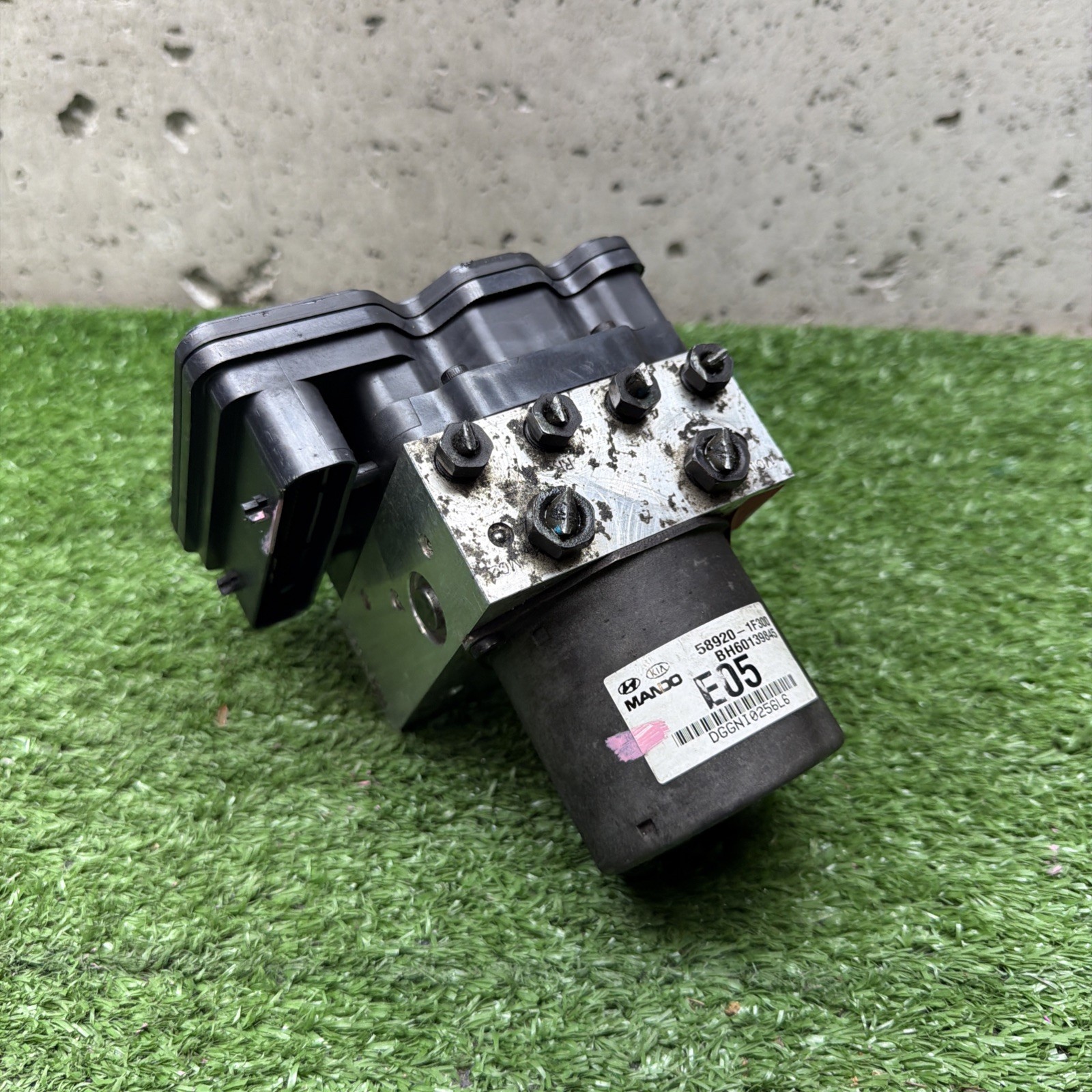 Hyundai Tucson Kia Sportage ABS Brake Pump Module Assembly 2008-2009 58920-1F300