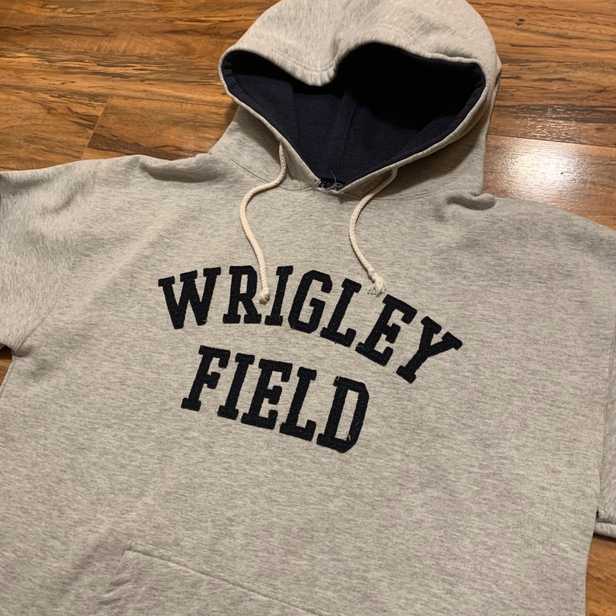 VTG Wrigley Field Sweatshirt Mens Large Heavy Weight Hoodie Chicago Cubs  Sewn