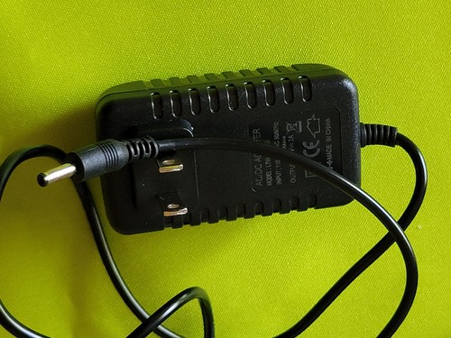 LED Projector Model M100 The Most-Efficient High Resolution Tested Working AS IS - Picture 13 of 15