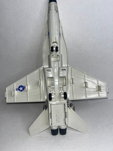 F/A-18 Hornet 1989 Vintage Flying Fighters by Hasbro - Picture 10 of 13