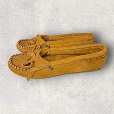 Minnetonka Moccasins Women  s Size 6 Brown Kilty Suede Leather 402 Hard Bottom