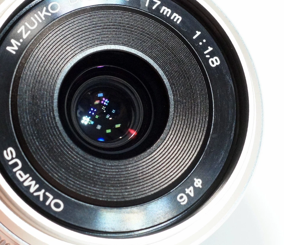 Olympus M.Zuiko Digital 17mm f/1.8 Fixed Lens Silver Finish - Image 4 of 4