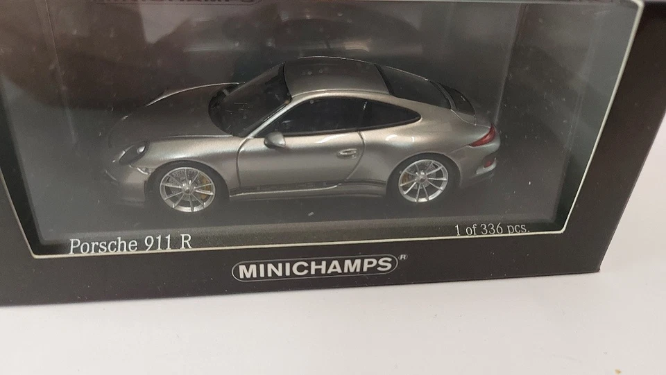 1:43 Minichamps Porsche 911 R