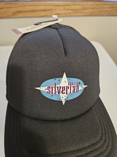 Levis Herren Silvertab schwarz ikonisches Netz Druckknopflasche Logo Truckermütze - Bild 3 von 4
