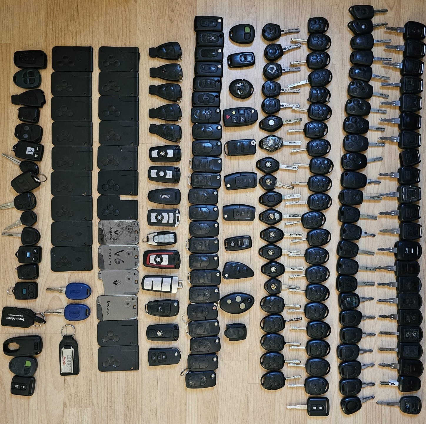 162 x Job Lot Mixed Car Key Fob Remotes Ford, BMW, Mercedes, Audi and