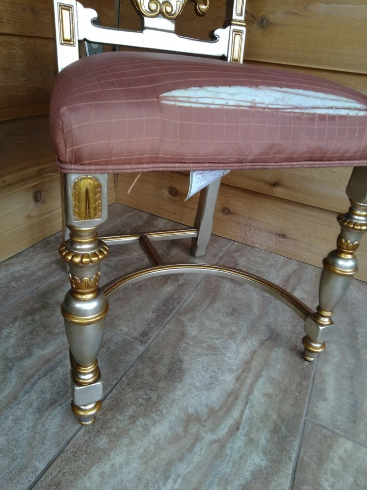 SILLA LATERAL ESTILO REGENCY THEODORE ALEXANDER TALLADA A MANO NOGAL NC Foto 3 de 4