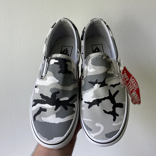 Vans womens sz 7 gray camo slip on 