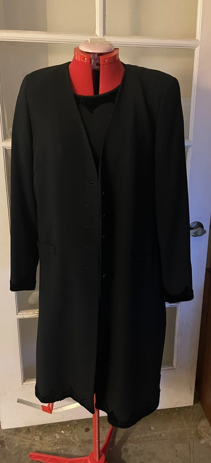 Abito e soprabito Valentino Miss V con accenti di velluto Made in Italy