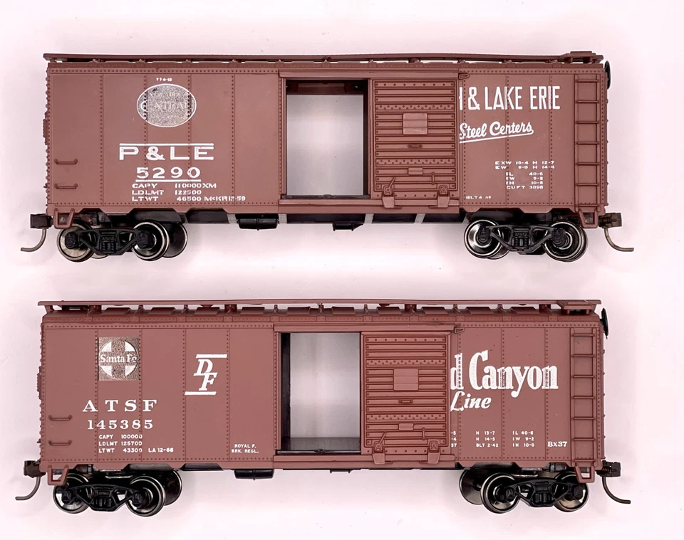 HO scale seven (7) 40' box cars Athearn + Accurail METAL WHEELS KNUCKLE COUPLERS - Image 4 of 4