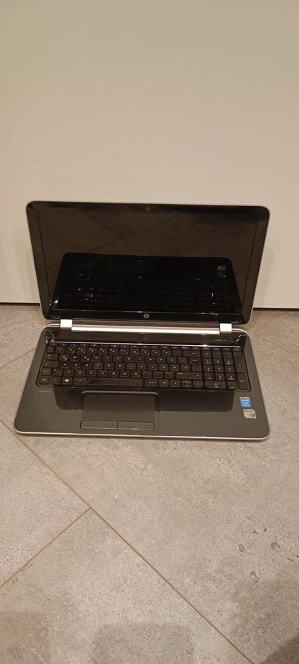 HP Pavilion 15-n224eg - Core i5 - HDD da 1 TB - Windows 10 - Notebook/Laptop - Immagine 2 di 4