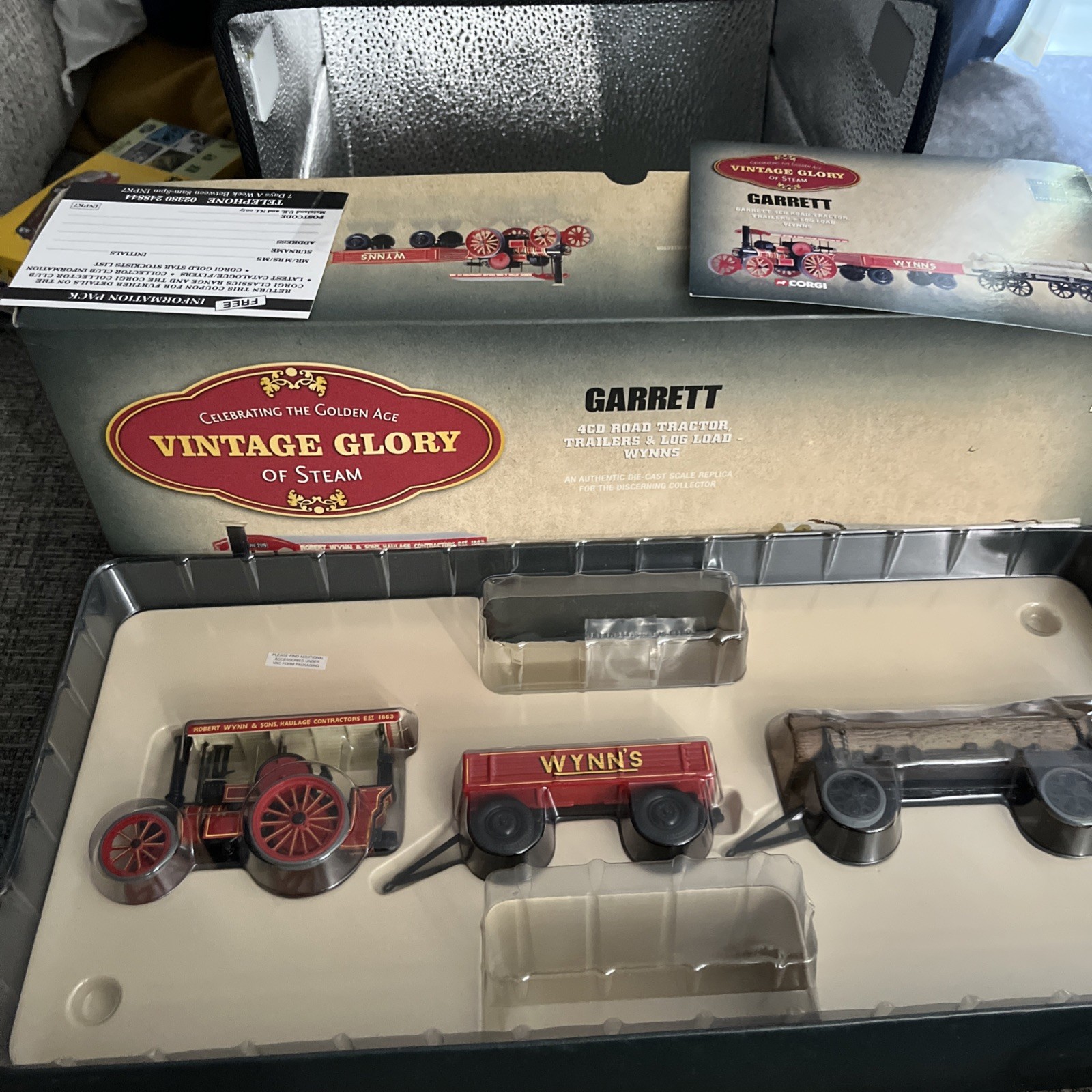 Miniature Corgi 1/50 CC20302 - Tracteur Garrett 4CD Et Remorque War Department