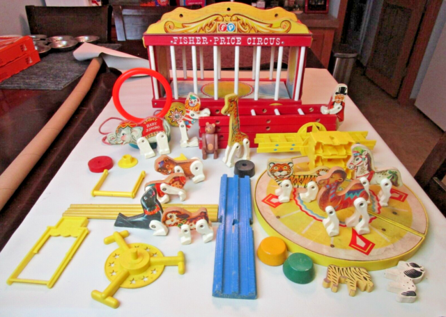Vintage Fisher Price Circus Wagon #900 Wooden Animals Ringmaster+ Extras Toy Lot Vintage Fisher Price Circus Wagon #900 Wooden Animals Ringmaster+ Extras Toy Lot