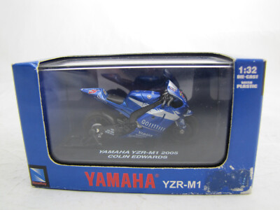 New-Ray 06566 Yamaha YZR-M1 2005 Colin Edwards #5 - 1:32