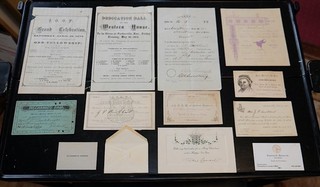 Lotto di 12 oggetti effimeri: logge maschili raduni sociali ecc. la maggior parte XIX secolo