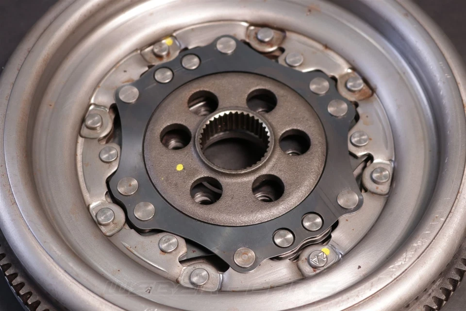 03L105266AK DE Schwungrad DSG Getriebe OEM Audi A3 8P VW Golf VI Variant 2.0 TDI - Imagem 3 de 4