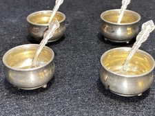 SET OF FOUR STERLING SILVER FOOTED SALT DIPS/CELLARS ANCHOR HALLMARK w/spoons