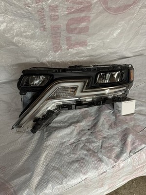 ** 2022-2024 KIA CARNIVAL , LEFT SIDE, DRIVER  led HEADLIGHT OEM. Nice!!!