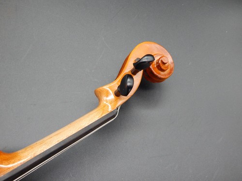 Carlo Robelli CR 113 Size 1/4 Violin with Rosin, Case, Bow and New Strings - Picture 15 of 19