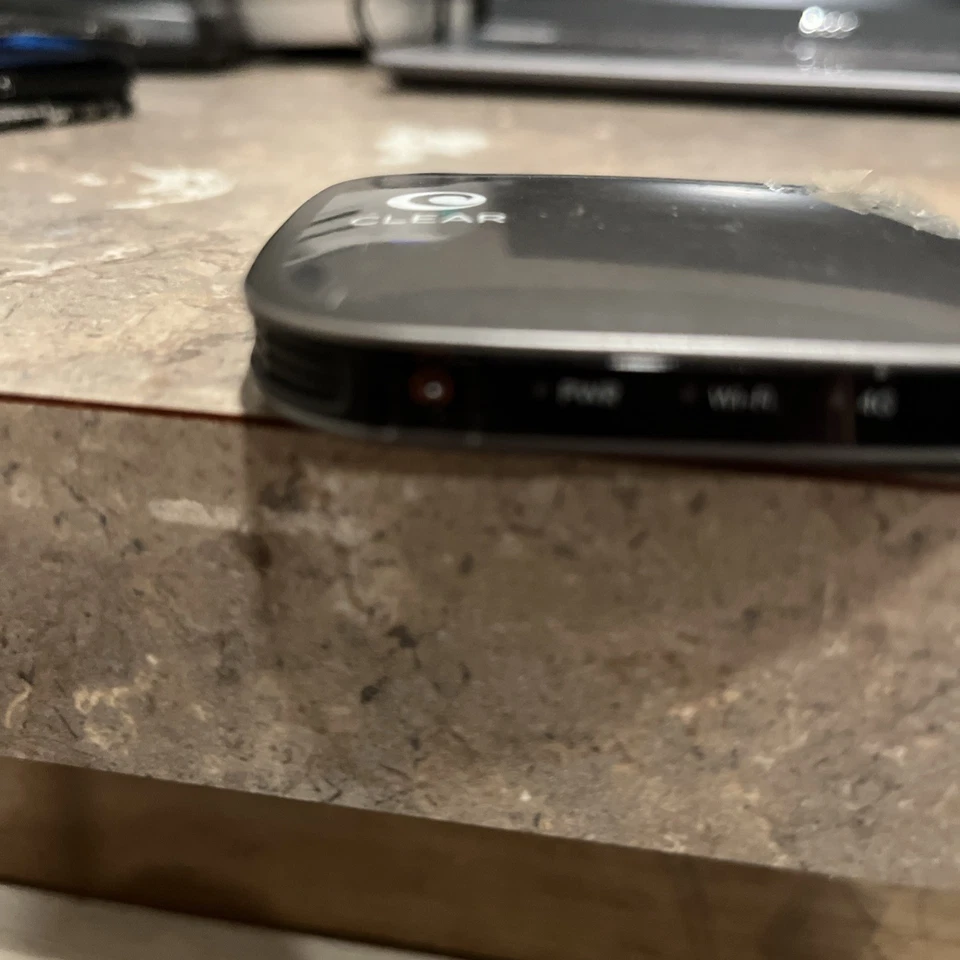 Clear Hot Spot Photon 4G Mobile Wireless Hotspot IMW-C910W - Image 2 of 4