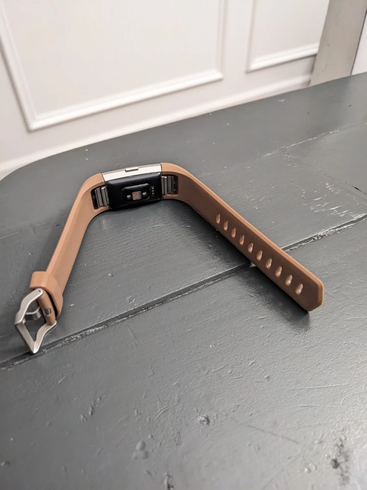 Fitbit Charge 2 Brown Heart Rate Fitness Watch Activity Tracker DAMAGED SCREEN - Image 2 of 4