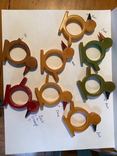Vintage 8 Bakelite Rainbow Chicken/Bird Napkin Rings -all with beak “nicks”