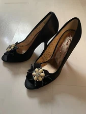 Poetic Licence Shoes US Women 7 1/2 Flower Badge with Original Shoebox 