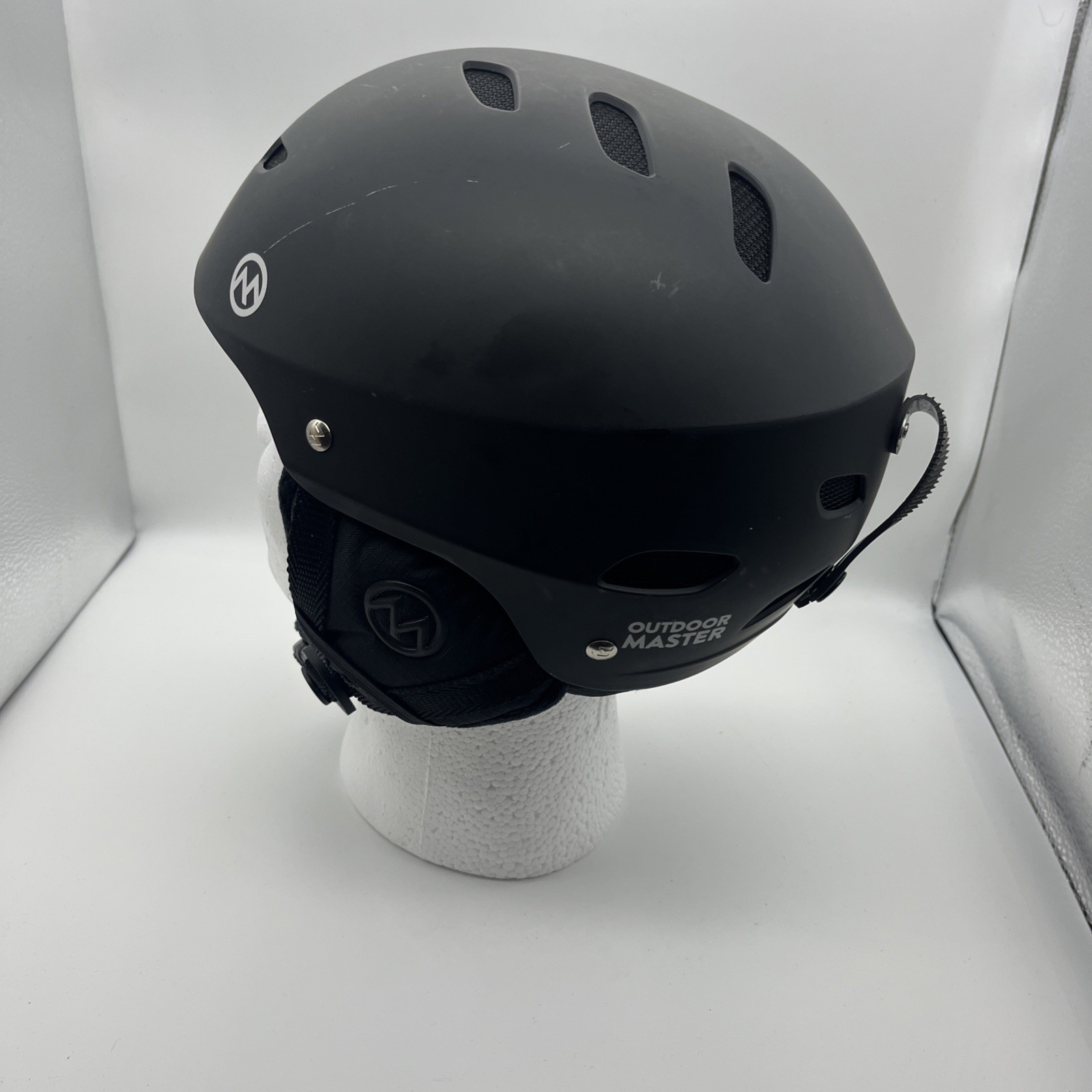 OutdoorMaster Kelvin Ski Helmet Adult Size Small