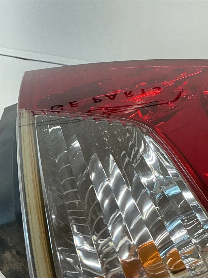 06-07 INFINITI M35 M45 OEM светодиодная задняя лампа левая со стороны водителя левая - Изображение 2 из 4