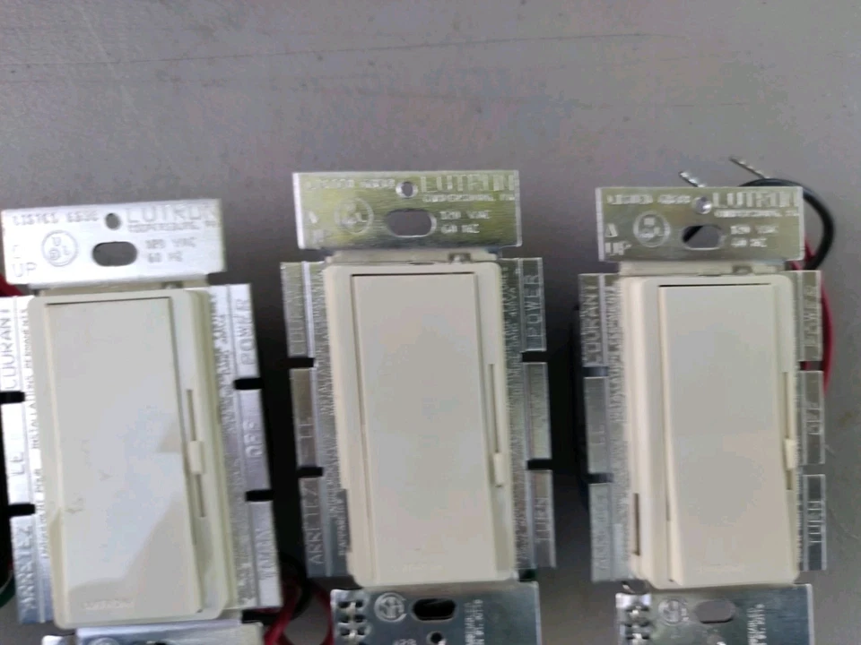 Lutron Diva DVLV-603P 光杏仁调光器-3 路。 批量 4 件 #L05-14 — 第 4/4 张图片
