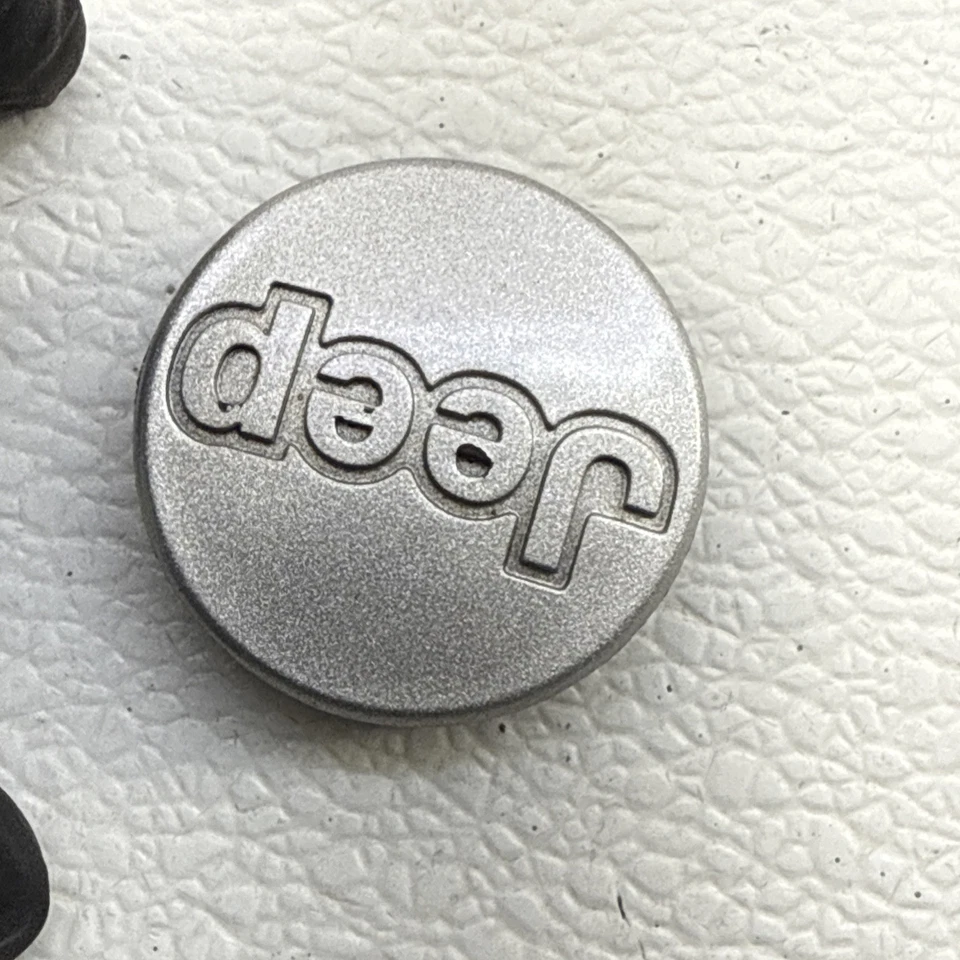 Tapacubos gris claro para llanta Jeep Cherokee XJ Wrangler 1997-2001 (1) Foto 4 de 4