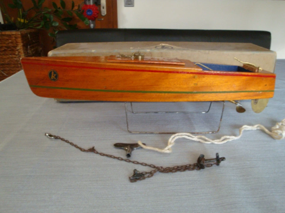 "Kellner Boot" Holzbootmodell mit Uhrwerkmotor in OVP - Bild 3 von 4