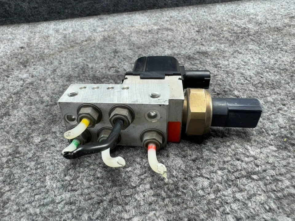 MERCEDES W211 E55 E63 CLS55 AMG AIRMATIC SUSPENSIÓN BLOQUE VÁLVULA OEM Foto 2 de 4