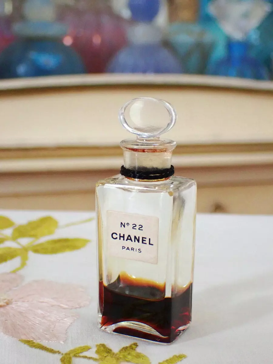 VTG 1940s Chanel No. 22 with DOT Real Perfume 1/4 0.25 Oz Splash (OPC)