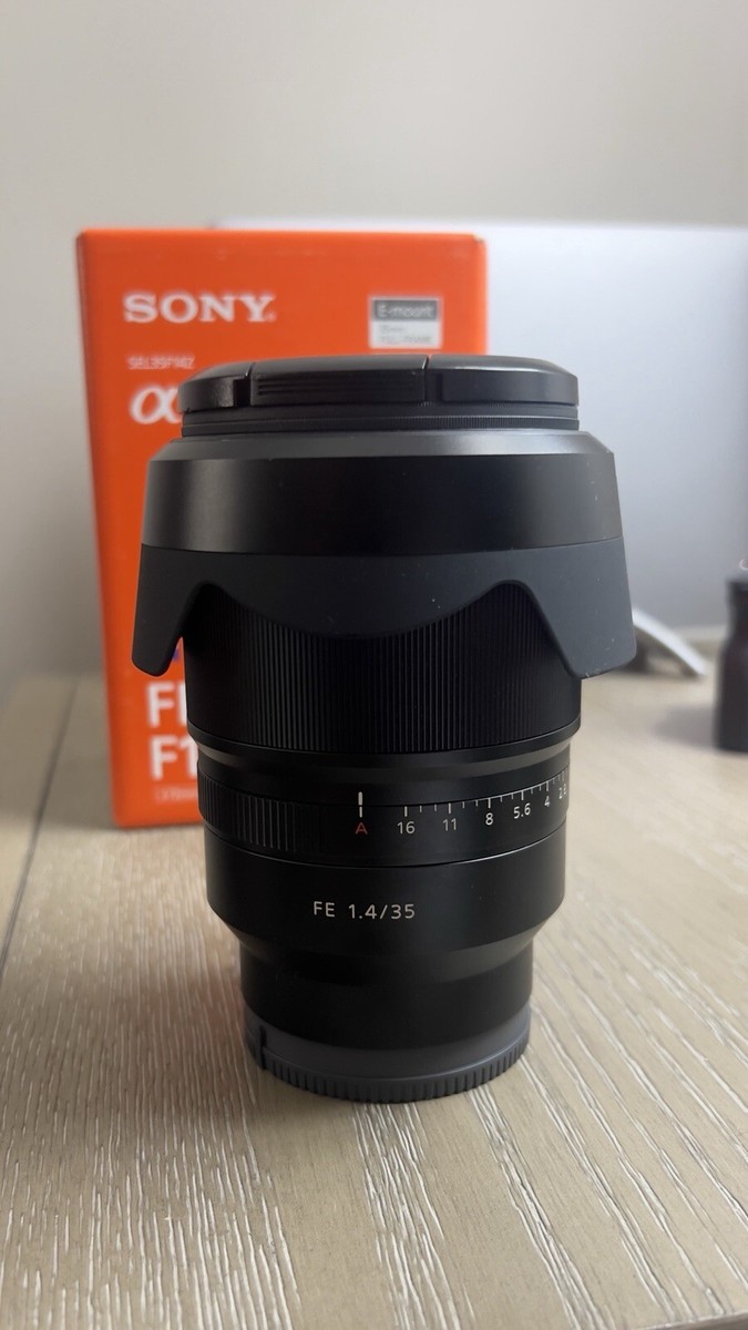 Sony Zeiss Distagon Fe 35mm F1.4 Za Lens with Hood, Filter, and