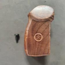  MAKAROV WOOD GRIPS CHECKERED QUALITY EUROPEAN MANUFACTURE