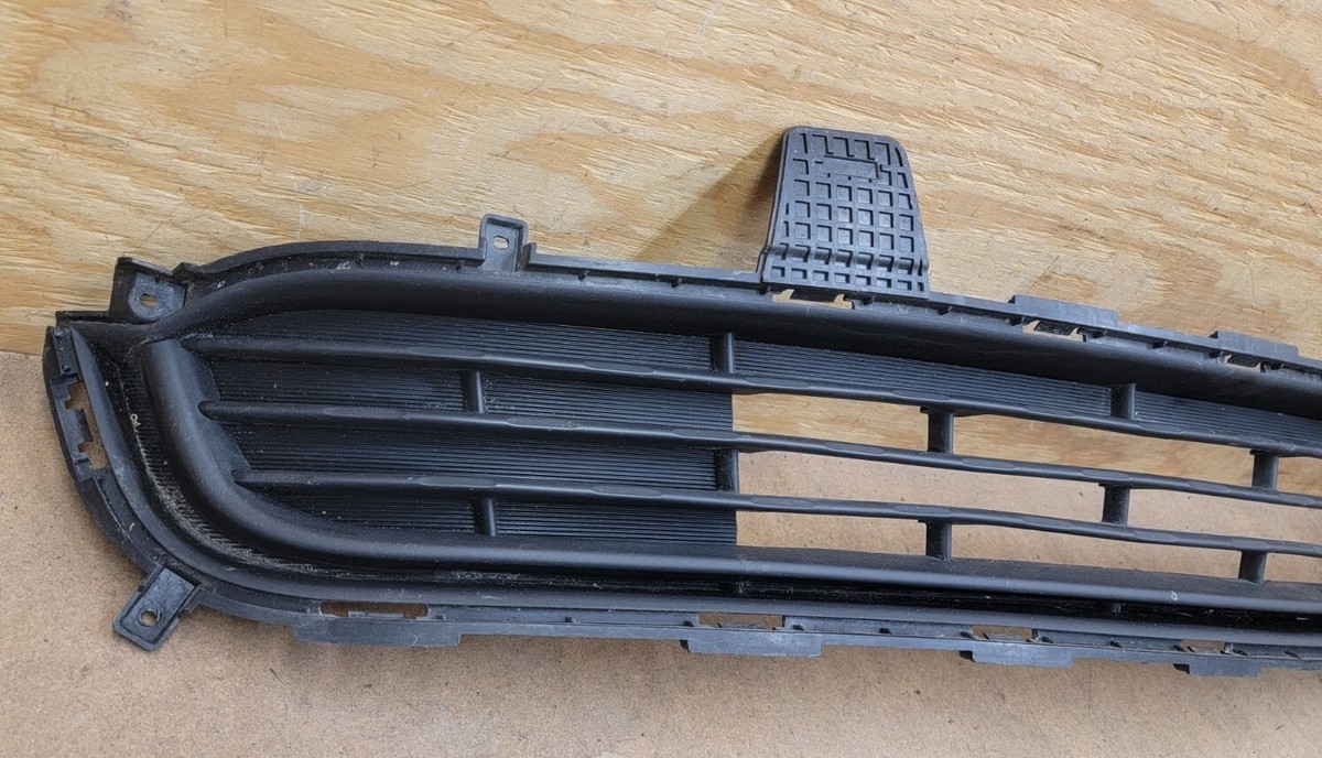 2016 2017 2018 Kia Optima Front Bumper Lower Grille 86560D5000 OEM