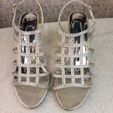 Pierre Dumas silver heels with rhinestones Sassy 11M