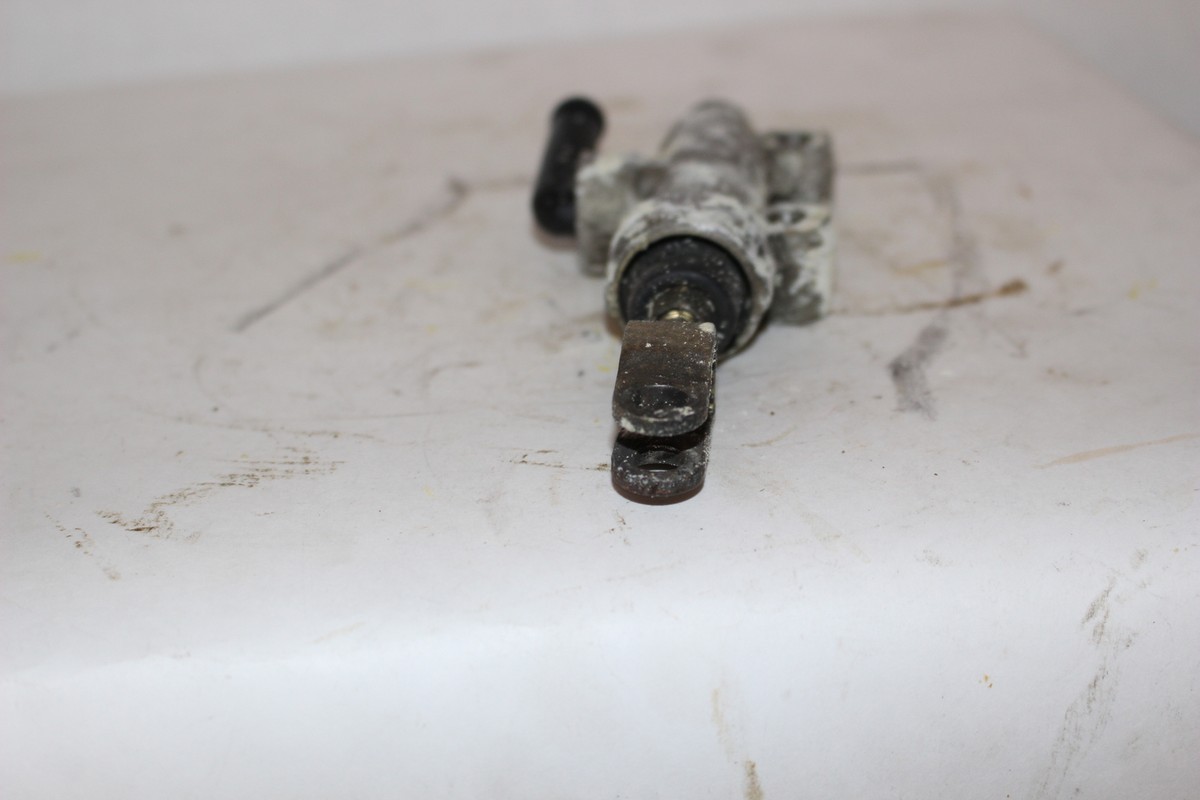 その他 293 1989 1990 KAWASAKI NINJA ZX750 REAR BRAKE MASTER CYLINDER