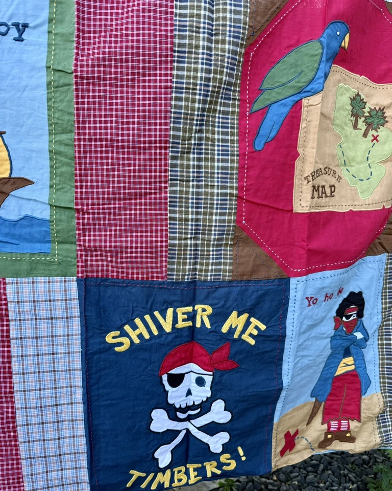 Nuevo de Lote Antiguo COMPAÑÍA TIENDA NIÑOS Piratas Temblor Maderas Calavera Cortina de Ducha Edredón Foto 4 de 4