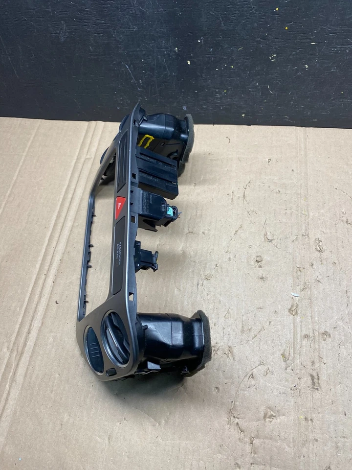 Volkswagen Tiguan 2009 a 2011 tablero central radio bisel moldura N0602 DG Foto 4 de 4