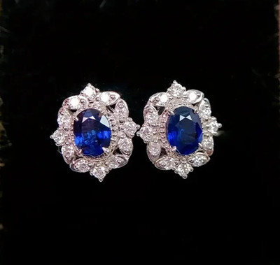EDWARDIAN AGE OHRRINGE IN 18 KT WEISSGOLD TIT. 750 MIT SAPHIREN UND BRILLANTEN.