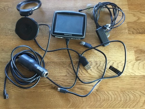 TOMTOM One Navigationsgerät Navi N14644 mit Saugnapfhalterung