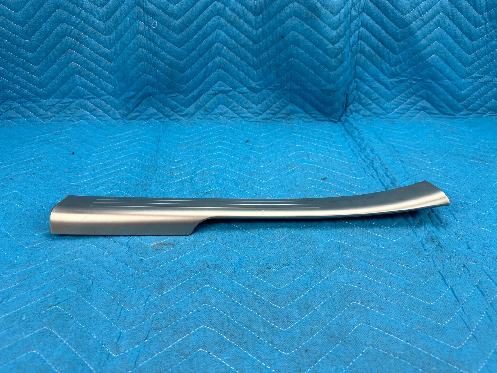 Bentley Cont Flying Spur Rear Door Scuff Plate Passenger's Side 2006-2012 OEM