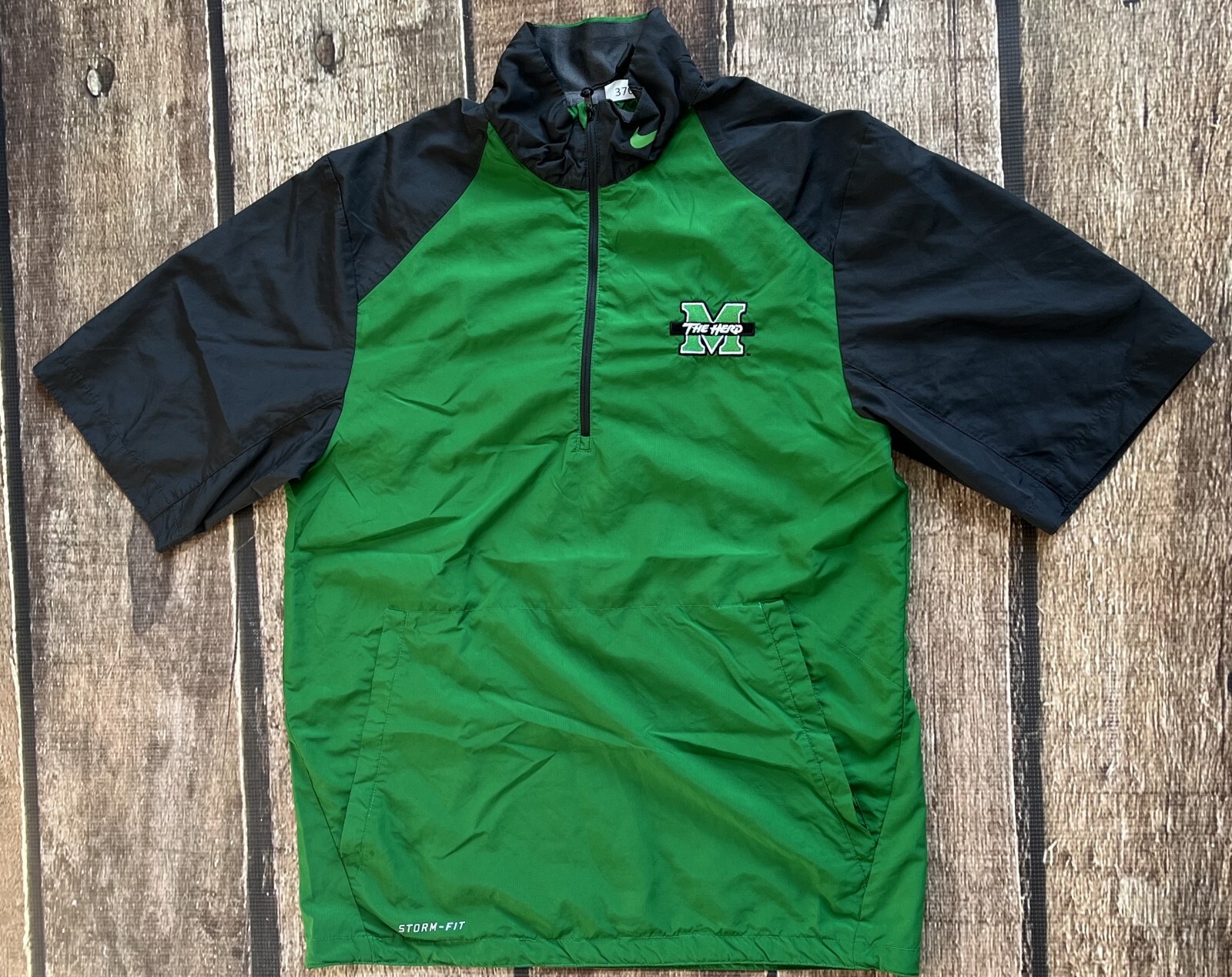 SACAI X NIKE NIKE STORM FIT MARSHALL THUNDERING HERD PLAYER EMESSO SS GIACCA DONNA XS US INtime OTTIMEioni