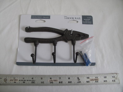 (1) NEW 7-1/2'' Cast Iron Pliers 3-Hook Rail Keys Light Jackets Tool Shop Garage