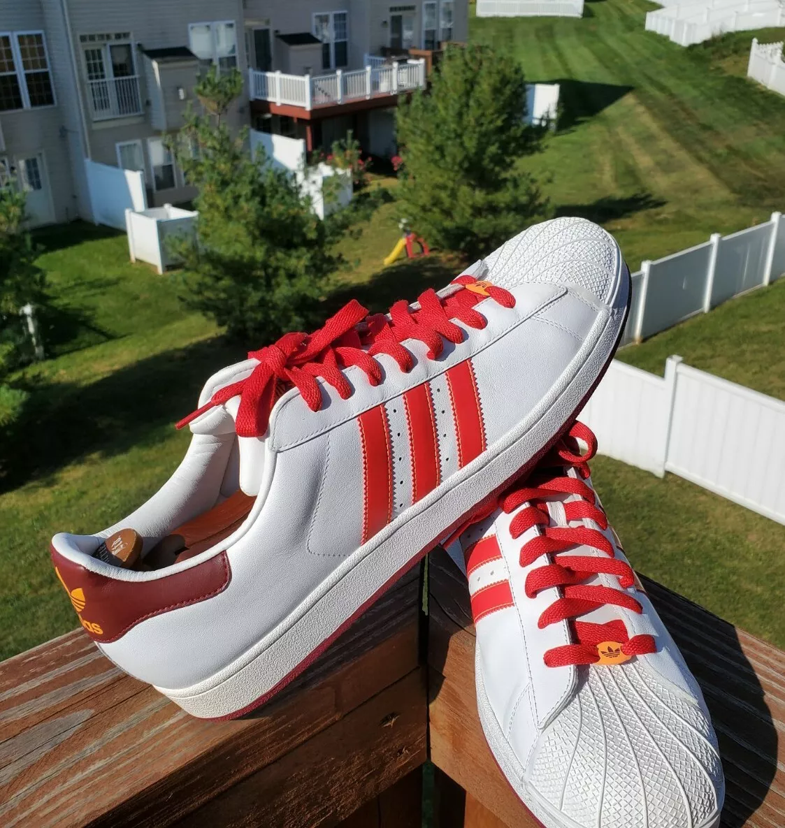 ADIDAS 543452 Mens Sz 18 SUPERSTAR Shell Toe Casual Sneakers White leather w/red ADIDAS 543452 Mens Sz 18 SUPERSTAR Shell Toe Casual Sneakers White leather w/red